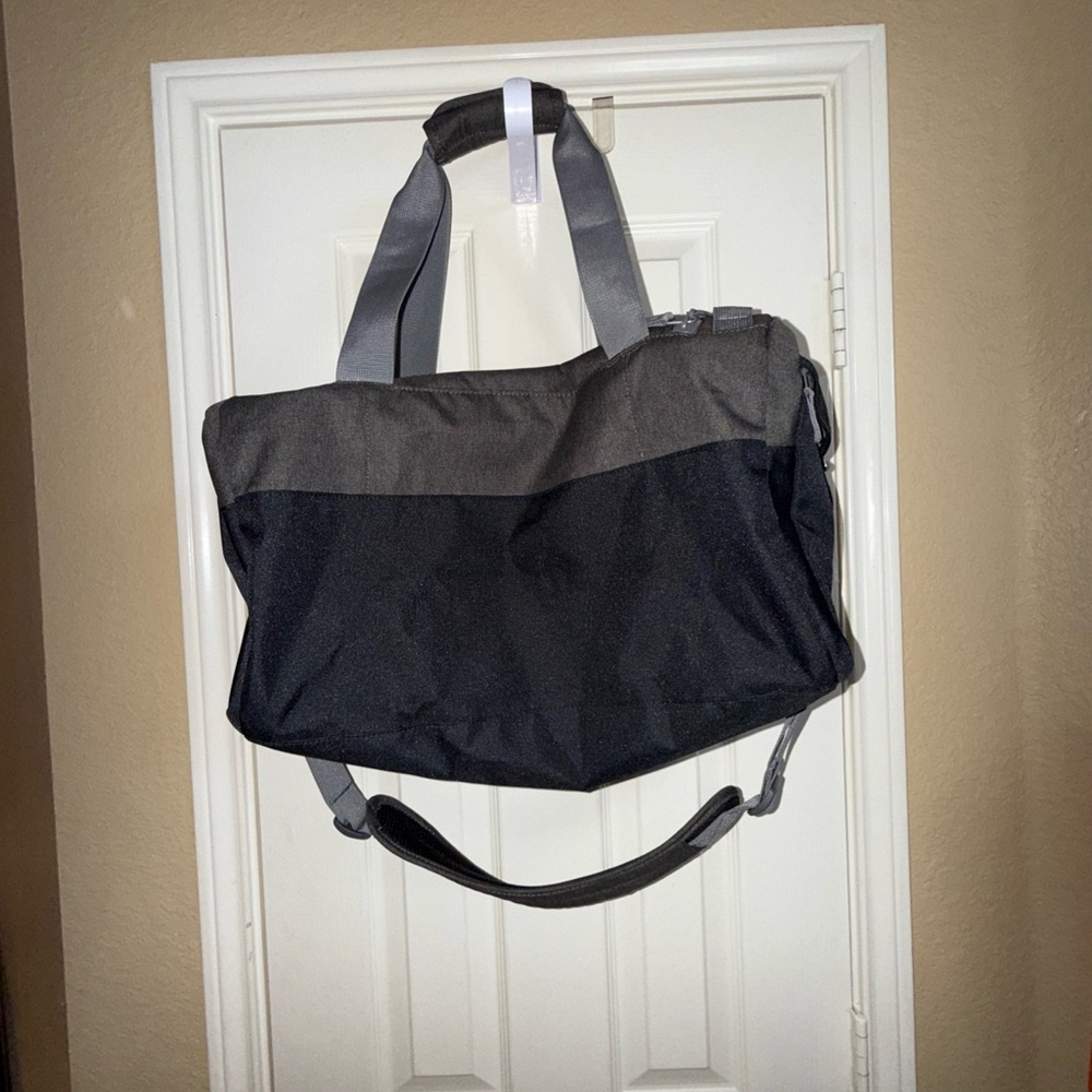 Lands End Small All Purpose Travel Duffle Bag - Picture 4 of 7
